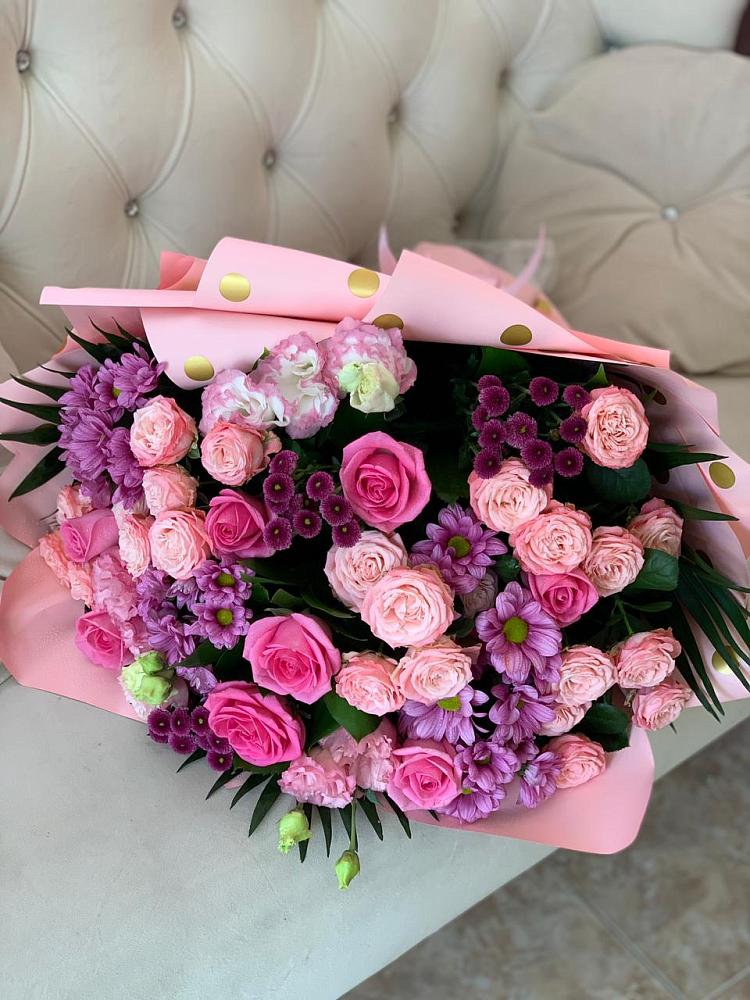 Букет цветов из: Хризантемы, Розы и Лизиантусы в Евсино