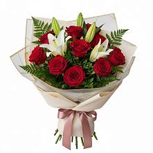 Букет цветов из:  Лилии и Розы в Евсино