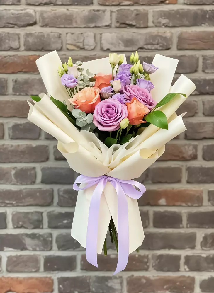 Букет цветов из: Лизиантусы и Розы в Евсино