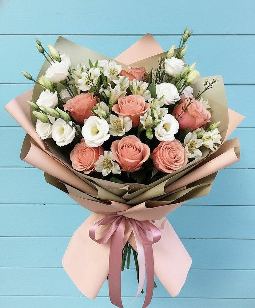 Букет цветов из: Розы, Альстромерии и Лизиантусы в Евсино