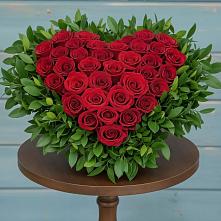 Цветочная композиция из Розы в виде сердца в Евсино