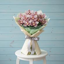Букет цветов из:  Орхидеи и Розы в Евсино