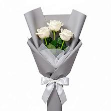Букет 3 белые розы в Евсино