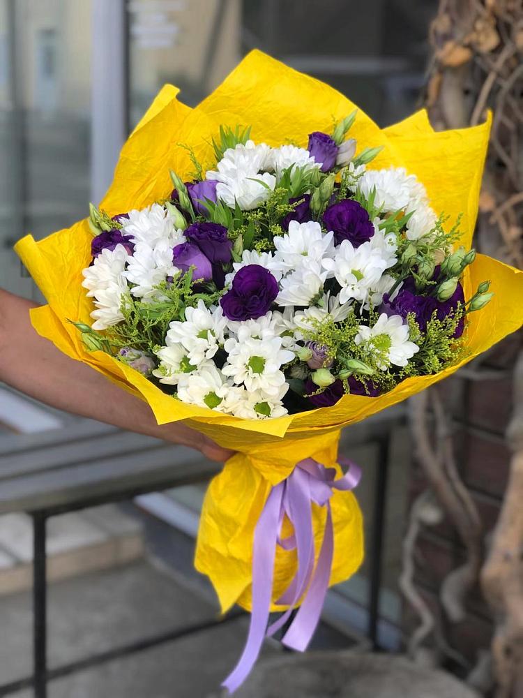 Букет цветов из: Ирисы, Хризантемы и Ромашки в Евсино