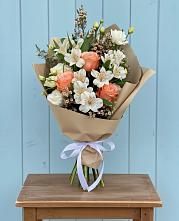 Букет цветов из:  Альстромерии, Лизиантусы, Розы и Хризантемы #REPLACE_PRED# Евсино