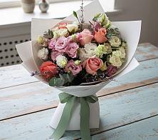 Букет цветов из:  Розы, Лизиантусы и Гвоздики в Евсино