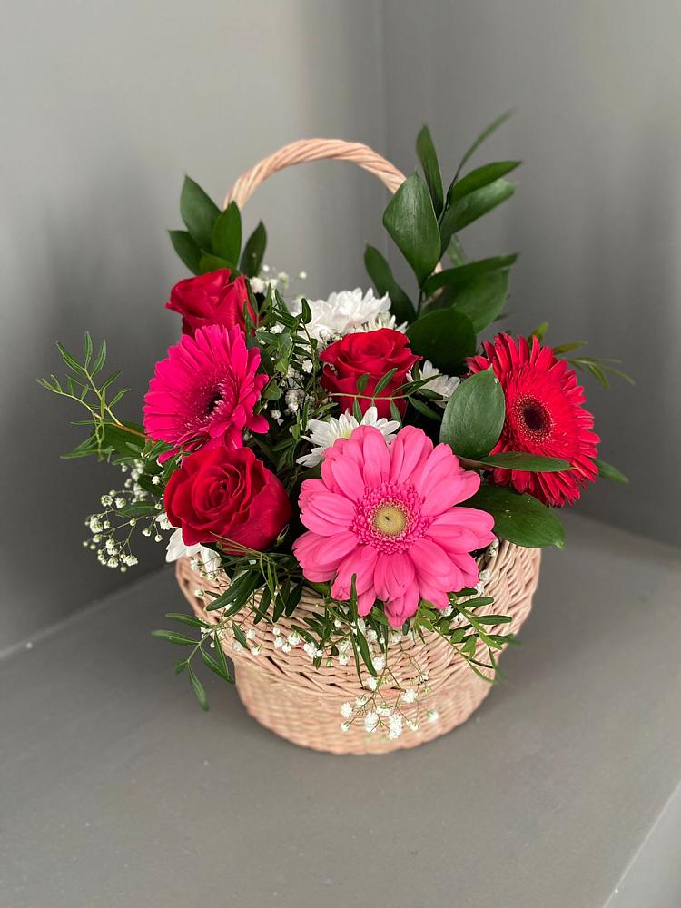 Цветочная композиция из Розы, Хризантемы и Герберы в корзине в Евсино
