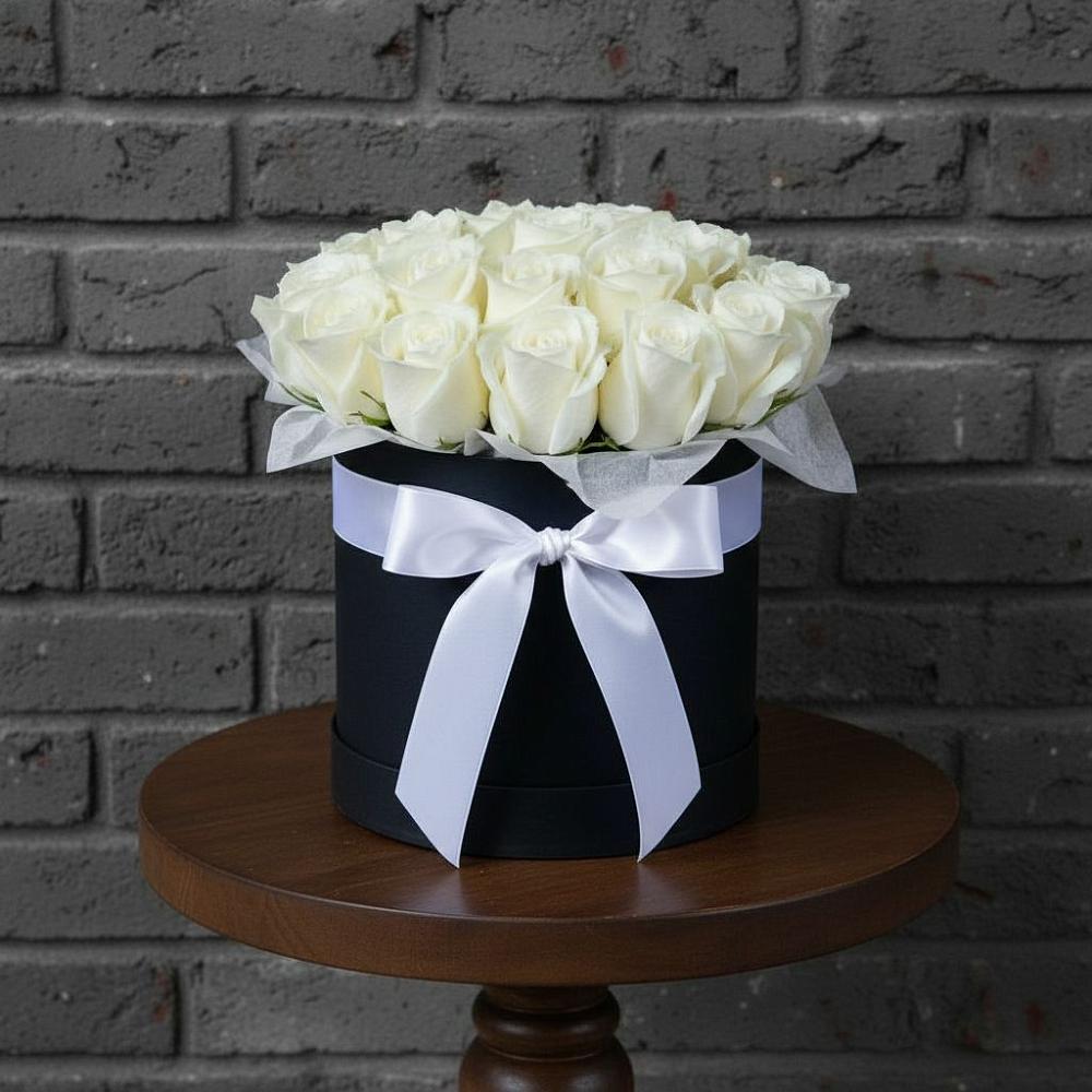 Цветочная композиция из Розы в шляпной коробке в Евсино