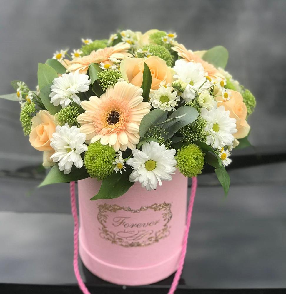 Цветочная композиция из Розы, Герберы и Хризантемы в шляпной коробке в Евсино