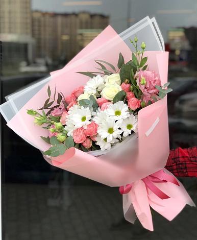 Букет цветов из: Розы, Лизиантусы и Хризантемы в Евсино