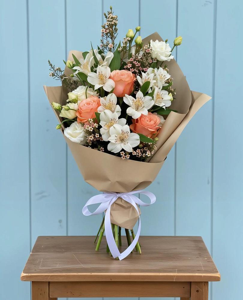 Букет цветов из: Альстромерии, Лизиантусы, Розы и Хризантемы в Евсино