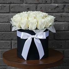 Цветочная композиция из Розы в шляпной коробке в Евсино